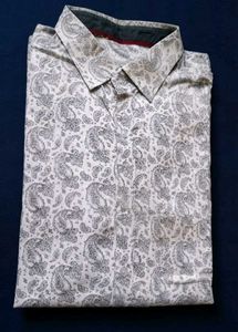 Like new Stylish formal paisley Men's Shirt