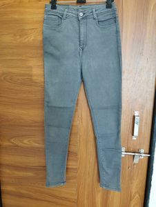 Grey High-Waisted Skinny Jeans