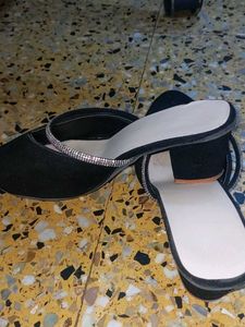 black velvet stone heels 👠