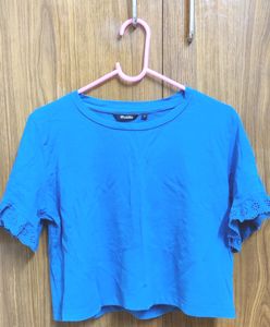 Blue over sized Crop top With Designer Sleeves 💙💙