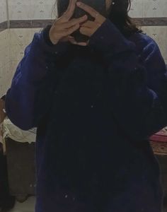 Two comfortable sweatshirt (green and dark blue)