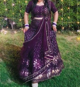 Elegant wine lahenga