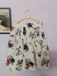 Chic Floral Print Mini Skirt