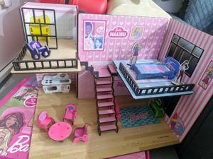 orignal Barbie Malibu Doll House Playset
