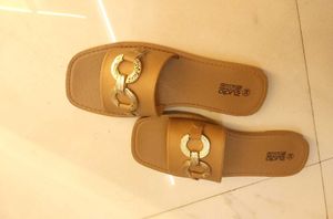 zudio Stylish Gold Chain Slides