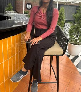 Stylish Pink Ribbed Twist Neck Top