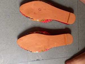 Embroidered Mirror Work Juttis