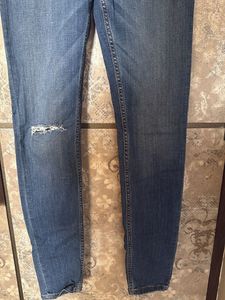 Ripped Skinny Jeans