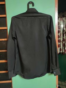 Men's Black Button-Up Shirt