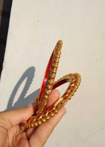 Elegant Gold Tone Bangle Set