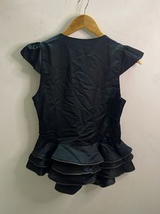 Chic Black Peplum Zipper Top