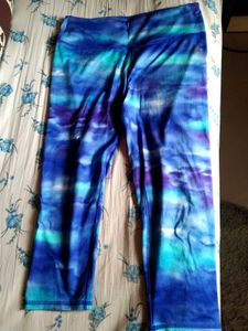 Vibrant Blue Cloud Print Capris