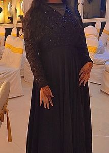 Black Maxi Sequinned Party Gown