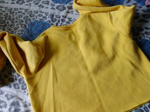 Yellow "Be The Light" Cropped Sweatshirt