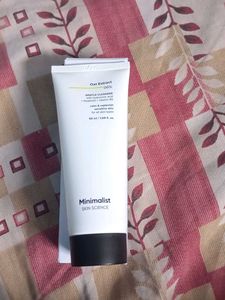 minimalist oat extract gentle cleanser