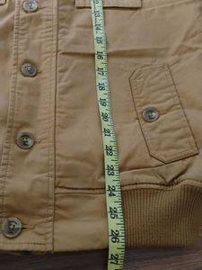 Lightly Padded Sleeveless Jacket