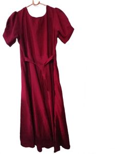 Elegant Burgundy Midi Dress