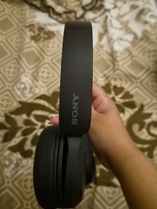 Sony WH-CH520/LZ Headphones with Cover