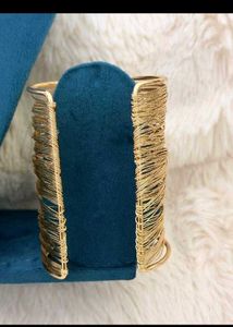 ✨️Gold Tone Stackable Bangles✨️