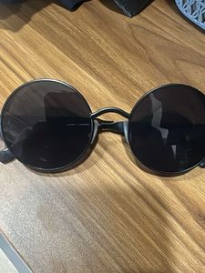 Round Black Sunglasses