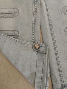 Ripped Denim Capri Jeans