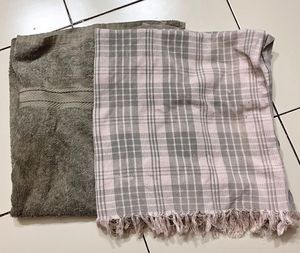 Set of 2 Towels - Grey & white