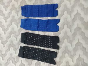 Unused 2 pair polka dots printed ankle socks