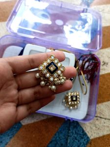 Elegant Kundan Necklace Set with Earrings