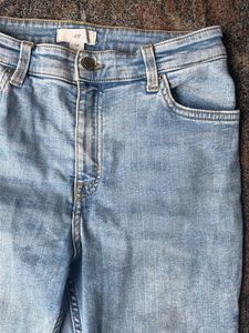 H&amp;M Light Wash High-Waisted Jeans
