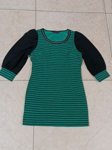 Strip Dress With Beautiful Sleeves