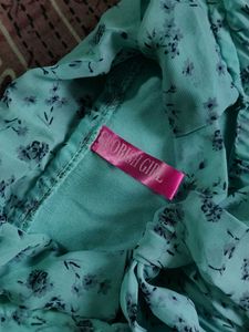 Chic Teal Floral Pleated top 🐬✨