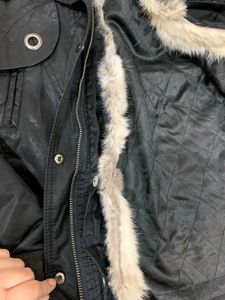 Chic Fur-Lined Winter Jacket