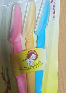 🤨  EYE BROW RAZOR🪒3 PCS/SE