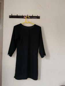 Elegant Black Embroidered Kurta