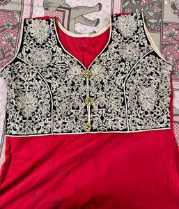 Red &amp; Gold Embroidered Kurti M