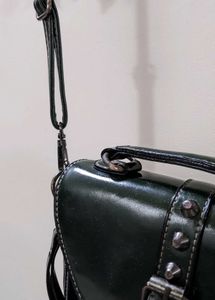 OLIVE GREEN SLINGBAG