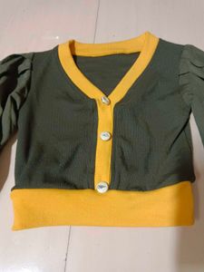 Stylish Cropped Cardigan with Puff Sleeves