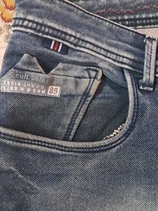 Stylish Blue Wash Denim Jeans Hardely use