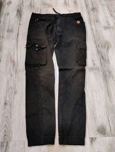 Sc9722 DF cargo jeans waist 28 inches