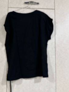 Stylish Black Graphic Print Tee