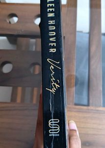 Verity by Colleen Hoover - Paperback
