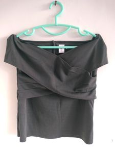 Price Down - Off Shoulder Black Top. XXL