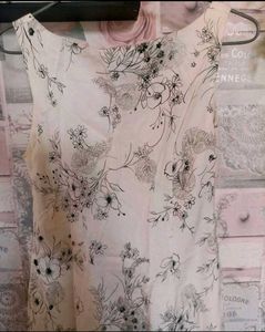 Lightweight Floral Print V-Neck Dress