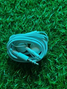 Vivo Wired Earphones white
