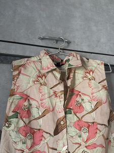 Chic Floral Sleeveless Blouse