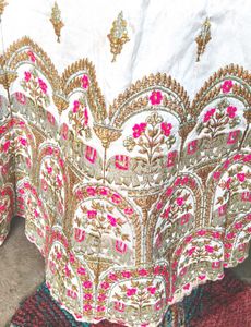 🆓🎁 Pink Embroidered Lehenga