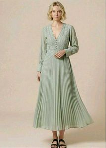 V-Neck Pleated Maxi Dress