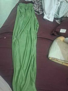 Green legging pants
