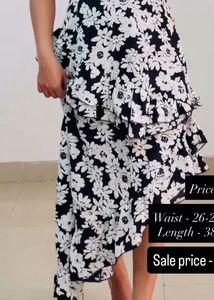 Chic Floral Ruffle Maxi Skirt