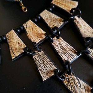 Statement Wood &amp; Black Necklace